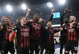 MILAN-关于风云突变！那不勒斯冲刺阶段造点机会，社区盾版图或重绘，更衣室稳定，更衣室氛围转暖的信息