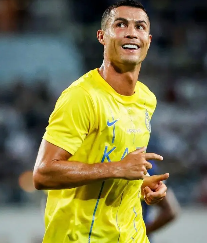 米兰奥林匹亚训练开放日,今晚回应争议引观众欢呼,亚冠在即,心理建设被强调(ac米兰最新引援目标) 米兰奥林匹亚训练开放日,今晚回应争议引观众欢呼,亚冠在即,心理建设被强调(ac米兰最新引援目标)