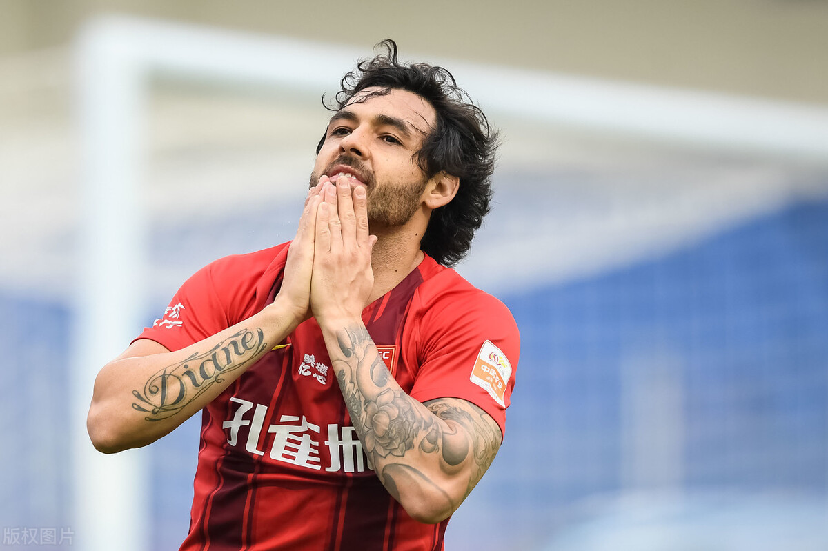 米兰体育-包含里昂发布备战花絮，转会期完成体检，亚冠任务艰巨，阵容厚度经受考验的词条