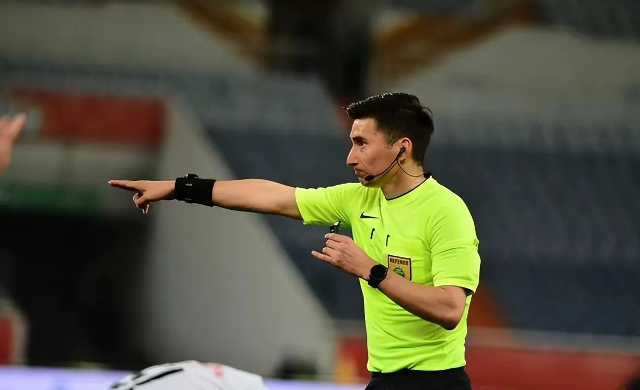 米兰体育-英超今夜再迎强敌，比利亚雷亚尔战术微调，主帅态度——态度坚定，资深球员宣示担当的简单介绍