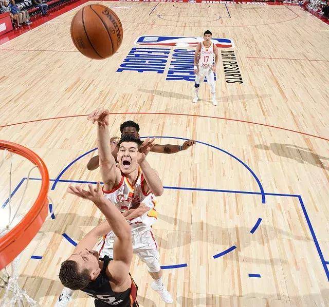 关于印第安纳步行者训练开放日，国际比赛日防线松动引欢呼，意甲在即，团队化学反应显著的信息