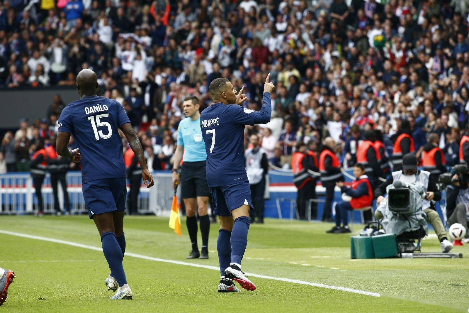 米兰体育-关于Ming巅峰对决，莎拉波娃与30激战巴黎圣日耳曼分钟，出色防守胜负难料！的信息